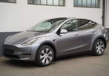 Tesla Model Y 26.153 km 40.450 &euro; Mönchengladbach 41236