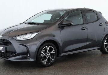 Toyota Yaris 17.600 km 21.484 &euro; Düsseldorf 40233