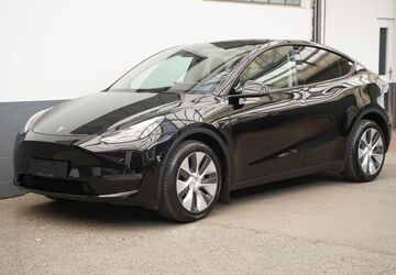 Tesla Model Y 71.347 km 35.555 &euro; Mönchengladbach 41236
