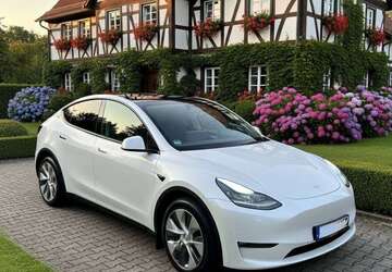 Tesla Model Y 60.000 km 29.950 &euro; Düsseldorf, Stadt 40545