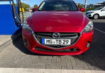 Mazda 2 102.000 km 9.500 &euro; Mönchengladbach 41061