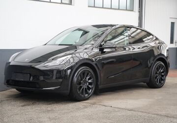 Tesla Model Y 42.368 km 34.950 &euro; Mönchengladbach 41236