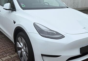 Tesla Model Y 88.000 km 30.350 &euro; Kaarst 41564