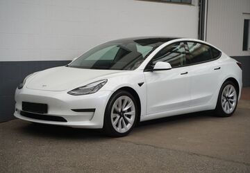 Tesla Model 3 69.873 km 28.450 &euro; Mönchengladbach 41236
