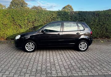 VW Polo 143.365 km 2.999 &euro; Mönchengladbach 41065