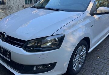 VW Polo 121.000 km 5.950 &euro; Mönchengladbach 41069